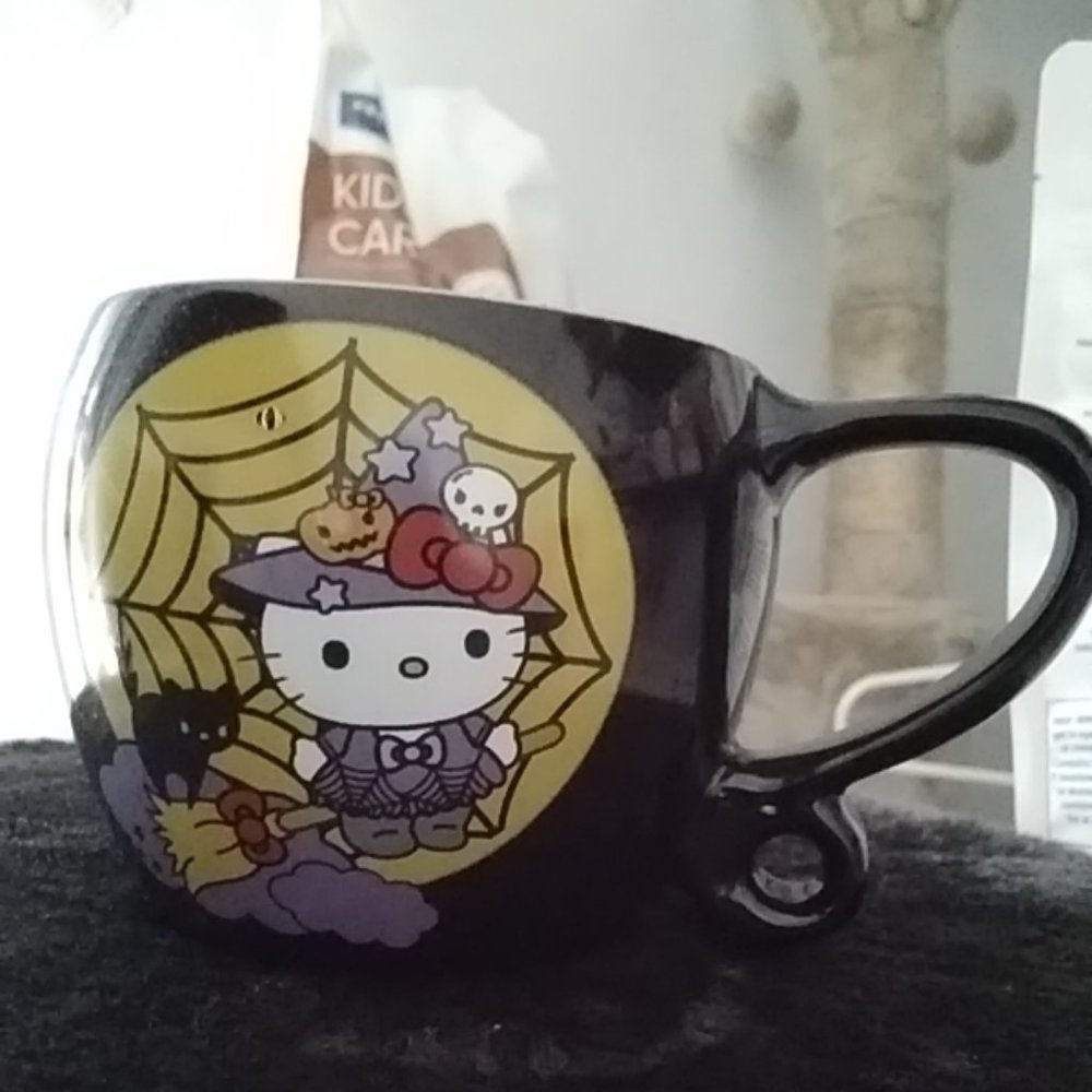HELLO KITTY Halloween mug